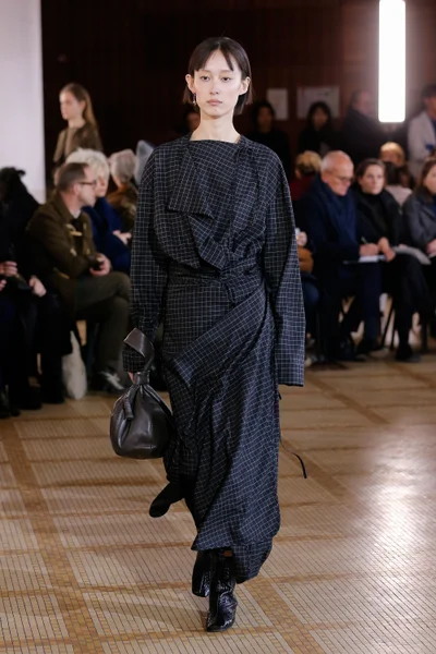 Look 11